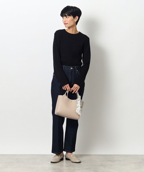 OPAQUE.CLIP（オペークドットクリップ）の「◆≪ヒルナンデス！で紹介≫ スカーフ付きミドルトートバッグ/通勤・セレモニー対応（トートバッグ・レディース・アイボリー/ブラック/ベージュ・00）」の5枚目の写真