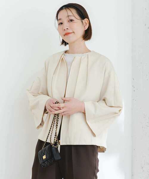 F by ROSSO(エフバイロッソ)の「F by ROSSO グログランベルスリーブショートジャケット(ノーカラージャケット・レディース・オフホワイト/ブラック・FREE)」の1枚目の写真