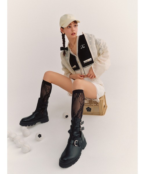 LILY BROWN(リリーブラウン)の「【LILY BROWN×MARY QUANT】バイカラーパフニットカーディガン(カーディガン/ボレロ・レディース・ホワイト/ブラック/オレンジ・FREE)」の6枚目の写真