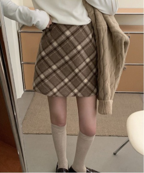 gossip!ロサンゼルス(ゴシップロサンゼルス)の「【サイズあり】ウールライク ヴィンテージチェック厚手ミニスカート(インパン付)(秋冬のガーリー定番スカート)(スカート・レディース・ブラック/ベージュ/レッド・L/M/S/XL/XXL/3XL)」の6枚目の写真