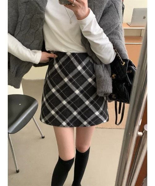 gossip!ロサンゼルス(ゴシップロサンゼルス)の「【サイズあり】ウールライク ヴィンテージチェック厚手ミニスカート(インパン付)(秋冬のガーリー定番スカート)(スカート・レディース・ブラック/ベージュ/レッド・L/M/S/XL/XXL/3XL)」の17枚目の写真