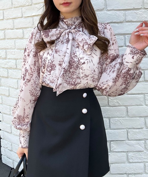 美品✨トゥモローランド ナルシスフラワーアシンメトリーボウタイブラウス 花柄 ナルシスフラワーアシンメトリーボウタイブラウス トゥモローランド