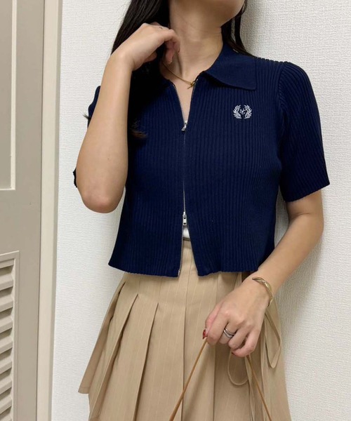 one after another NICE CLAUP(ワンアフターアナザーナイスクラップ)の「ダブルジップワンポイト刺繍ニット【WEB限定商品】(ニット/セーター・レディース・ネイビー/イエロー/アイボリー/グレー・FREE)」の3枚目の写真