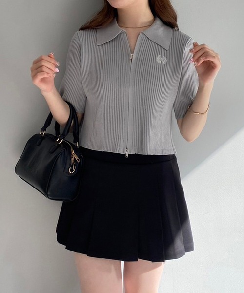 one after another NICE CLAUP(ワンアフターアナザーナイスクラップ)の「ダブルジップワンポイト刺繍ニット【WEB限定商品】(ニット/セーター・レディース・ネイビー/イエロー/アイボリー/グレー・FREE)」の6枚目の写真