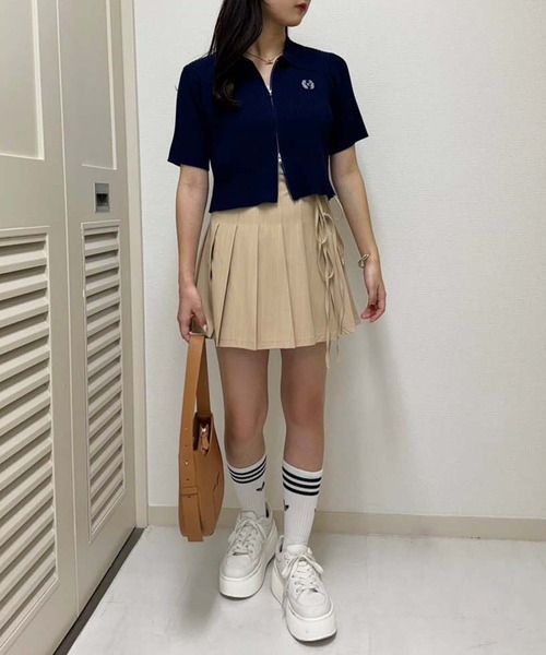 one after another NICE CLAUP(ワンアフターアナザーナイスクラップ)の「ダブルジップワンポイト刺繍ニット【WEB限定商品】(ニット/セーター・レディース・ネイビー/イエロー/アイボリー/グレー・FREE)」の11枚目の写真