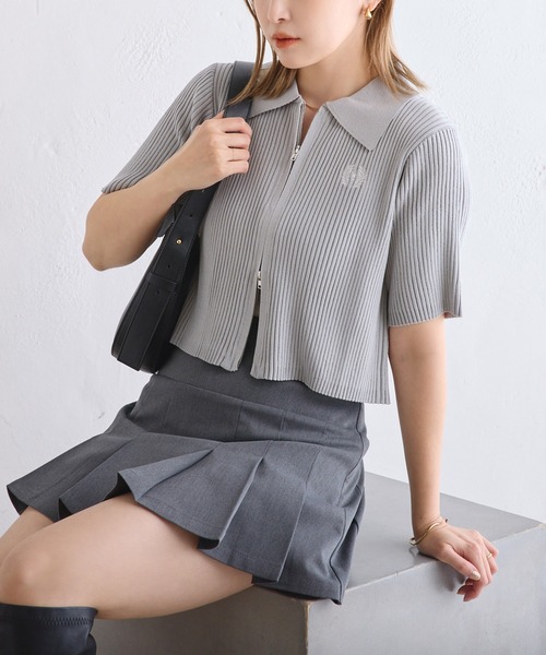 one after another NICE CLAUP(ワンアフターアナザーナイスクラップ)の「ダブルジップワンポイト刺繍ニット【WEB限定商品】(ニット/セーター・レディース・ネイビー/イエロー/アイボリー/グレー・FREE)」の18枚目の写真