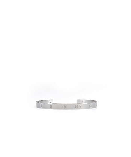 Maison Margiela（メゾンマルジェラ）の「CUFF（ブレスレット・レディース・ゴールド/シルバー・4/5）」の4枚目の写真