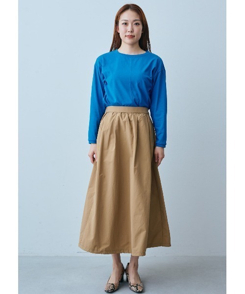 IEDIT(イディット)の「IEDIT 大人にふさわしい日本製 ていねいに仕立てたクワトロセブンTMカットソートップス(Tシャツ/カットソー・レディース・グレイッシュベージュ/ブルー・XX-LARGE/X-LARGE/LARGE/MEDIUM/SMALL/XXX-LARGE)」の12枚目の写真