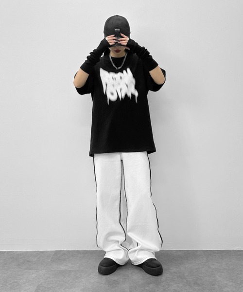 LVEU.(ラブユ.)の「【LVEU.】ストリートアートプリントTシャツ / トップス カットソー Tシャツ プリント 半袖 オーバー カジュアル ホワイト ブラック(Tシャツ/カットソー・レディース・ホワイト/ブラック・FREE)」の10枚目の写真