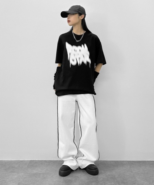 LVEU.(ラブユ.)の「【LVEU.】ストリートアートプリントTシャツ / トップス カットソー Tシャツ プリント 半袖 オーバー カジュアル ホワイト ブラック(Tシャツ/カットソー・レディース・ホワイト/ブラック・FREE)」の3枚目の写真