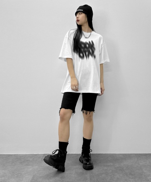 LVEU.(ラブユ.)の「【LVEU.】ストリートアートプリントTシャツ / トップス カットソー Tシャツ プリント 半袖 オーバー カジュアル ホワイト ブラック(Tシャツ/カットソー・レディース・ホワイト/ブラック・FREE)」の17枚目の写真