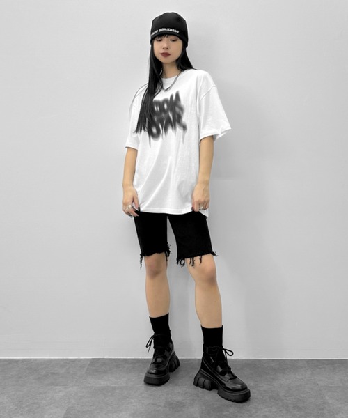 LVEU.(ラブユ.)の「【LVEU.】ストリートアートプリントTシャツ / トップス カットソー Tシャツ プリント 半袖 オーバー カジュアル ホワイト ブラック(Tシャツ/カットソー・レディース・ホワイト/ブラック・FREE)」の18枚目の写真