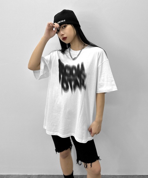 LVEU.(ラブユ.)の「【LVEU.】ストリートアートプリントTシャツ / トップス カットソー Tシャツ プリント 半袖 オーバー カジュアル ホワイト ブラック(Tシャツ/カットソー・レディース・ホワイト/ブラック・FREE)」の20枚目の写真