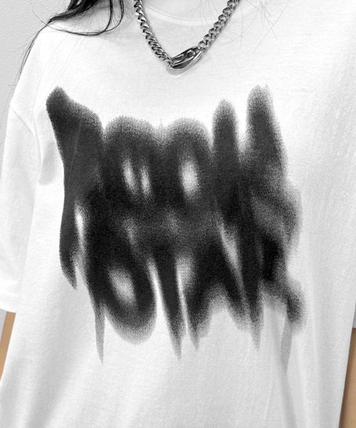 LVEU.(ラブユ.)の「【LVEU.】ストリートアートプリントTシャツ / トップス カットソー Tシャツ プリント 半袖 オーバー カジュアル ホワイト ブラック(Tシャツ/カットソー・レディース・ホワイト/ブラック・FREE)」の21枚目の写真