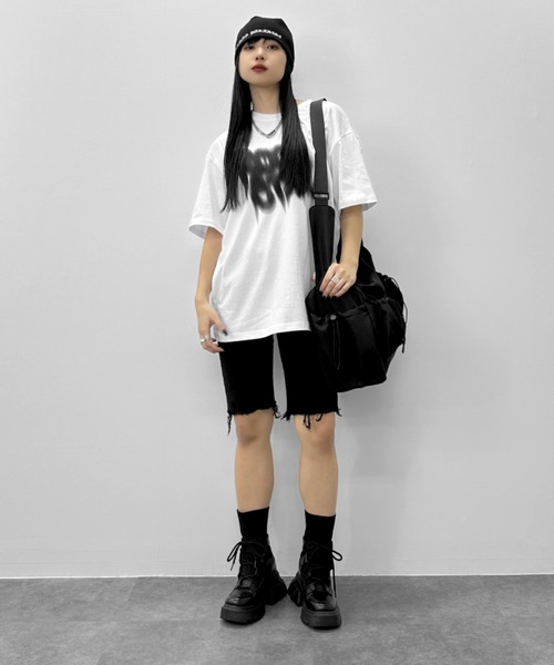 LVEU.(ラブユ.)の「【LVEU.】ストリートアートプリントTシャツ / トップス カットソー Tシャツ プリント 半袖 オーバー カジュアル ホワイト ブラック(Tシャツ/カットソー・レディース・ホワイト/ブラック・FREE)」の22枚目の写真