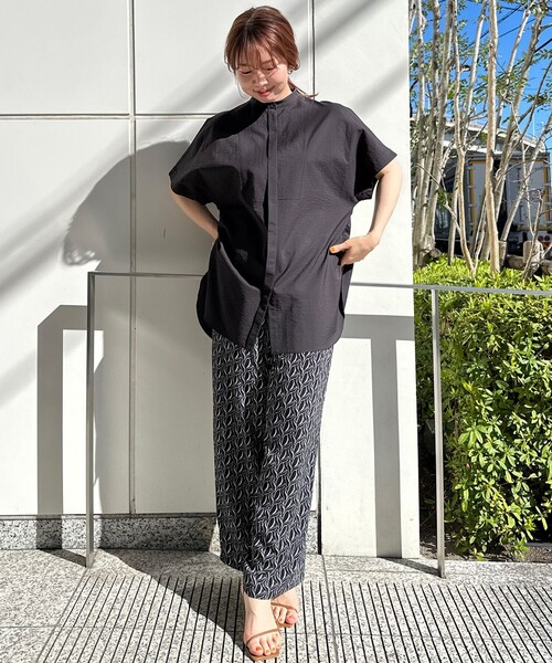 UNFILO(アンフィーロ)の「ワッシャーブロード ブザムロングシャツ(シャツ/ブラウス・レディース・ブラック系/アイボリー系/カーキ系/スカイブルー系・SMALL/MEDIUM/LARGE)」の7枚目の写真