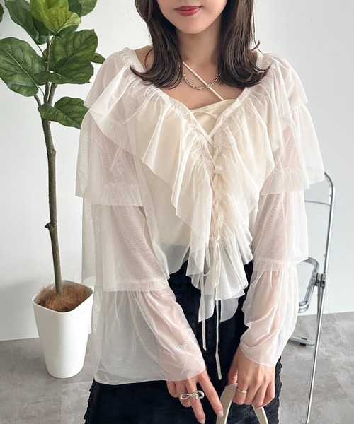 apres jour mignon(アプレジュールミニョン)の「チュールティアードトップス【ZOZOTOWN限定アイテム】(シャツ/ブラウス・レディース・ブルー/アイボリー/ブラック・X-LARGE/フリー)」の4枚目の写真