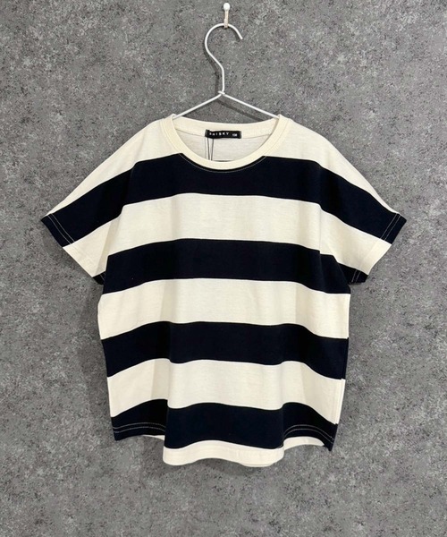THE CASUAL(カジュアル)の「オーバーサイズ ワイドボーダー ドルマンスリーブT(Tシャツ/カットソー・キッズ・チャコール/ベージュ/ラベンダー/グレー/ブラック・110cm/120cm/130cm/140cm/150cm/160cm)」の1枚目の写真