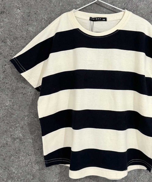 THE CASUAL(カジュアル)の「オーバーサイズ ワイドボーダー ドルマンスリーブT(Tシャツ/カットソー・キッズ・チャコール/ベージュ/ラベンダー/グレー/ブラック・110cm/120cm/130cm/140cm/150cm/160cm)」の9枚目の写真