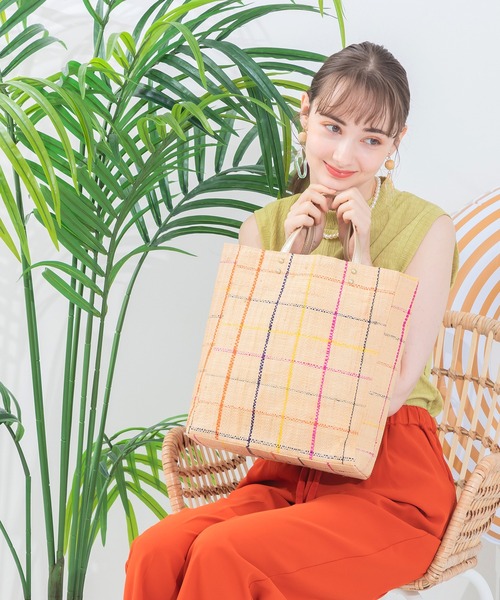 ACCOMMODE（アコモデ）の「ラフィアトートバッグ（トートバッグ・レディース・ベージュ/ラベンダー/イエロー/グリーン・FREE）」の6枚目の写真