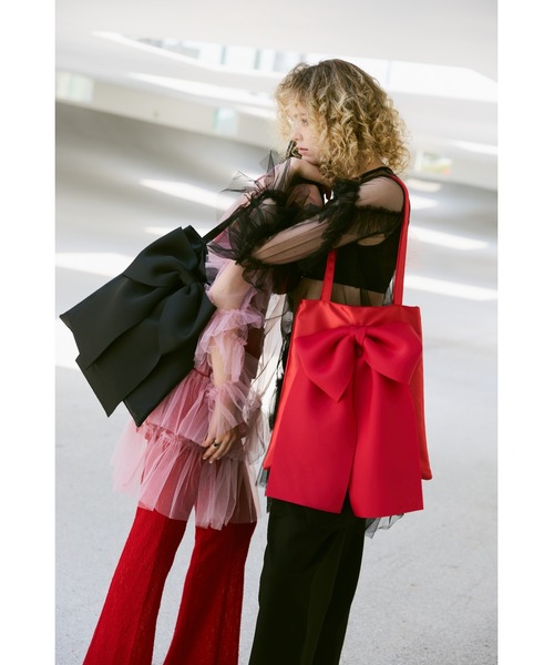 andequal リボンデザインオーバージャケット　レッド un/neu（アンノイ）の「BIGリボントート / A4サイズ、14インチPC収納