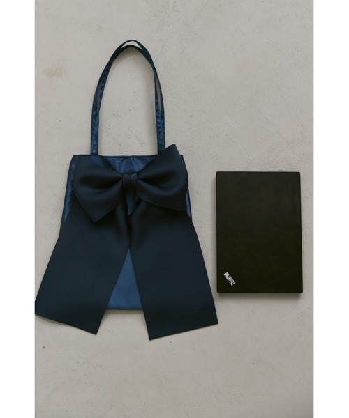 un/neu（アンノイ）の「BIGリボントート / A4サイズ、14インチPC収納可能 /（トートバッグ・レディース・ブラック/レッド/ネイビー・FREE）」の19枚目の写真