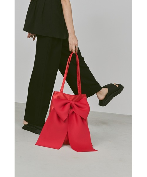 un/neu（アンノイ）の「BIGリボントート / A4サイズ、14インチPC収納可能 /（トートバッグ・レディース・ブラック/レッド/ネイビー・FREE）」の9枚目の写真