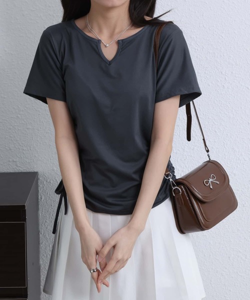 セール】サイドシャーリング ネックVカット半袖Tシャツ（Tシャツ