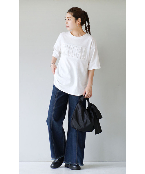 e-zakkamania stores(イーザッカマニアストアーズ)の「エンボスロゴ Tシャツ(Tシャツ/カットソー・レディース・ブルーグレー/オフホワイト・M)」の3枚目の写真