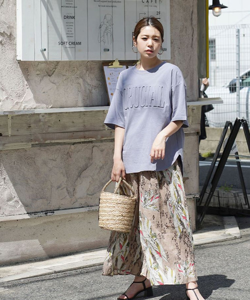 e-zakkamania stores(イーザッカマニアストアーズ)の「エンボスロゴ Tシャツ(Tシャツ/カットソー・レディース・ブルーグレー/オフホワイト・M)」の8枚目の写真