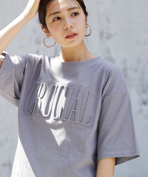 e-zakkamania stores(イーザッカマニアストアーズ)の「エンボスロゴ Tシャツ(Tシャツ/カットソー・レディース・ブルーグレー/オフホワイト・M)」の9枚目の写真