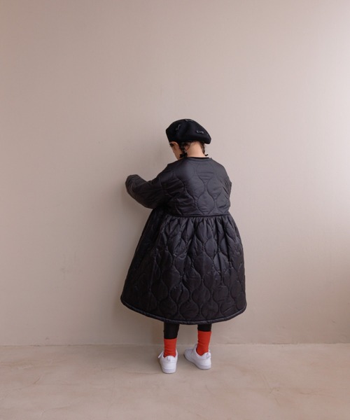 LOWRYS FARM（ローリーズファーム）の「キルティングワンピースコート　133361（ミリタリージャケット・キッズ・カーキ/ブラック・120cm/110cm/150cm/140cm/130cm）」の14枚目の写真