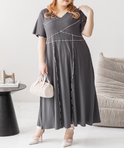 CLETTE(クレット)の「配色メローワンピース(ワンピース・レディース・ブラック/アイボリー/チャコールグレー・4L/LL/3L)」の3枚目の写真