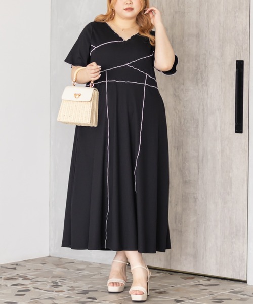 CLETTE(クレット)の「配色メローワンピース(ワンピース・レディース・ブラック/アイボリー/チャコールグレー・4L/LL/3L)」の1枚目の写真