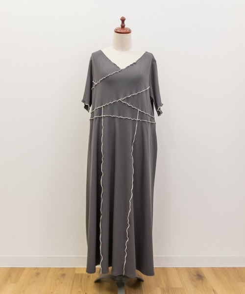 CLETTE(クレット)の「配色メローワンピース(ワンピース・レディース・ブラック/アイボリー/チャコールグレー・4L/LL/3L)」の15枚目の写真