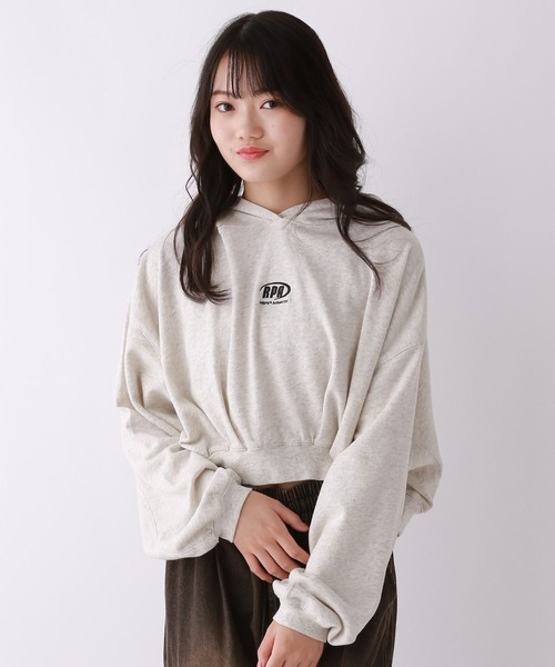 repipi armario（レピピ アルマリオ）の「ルーズショートフーディ（パーカー・キッズ・グレー/チャコールグレー/ブラック・SMALL/MEDIUM/LARGE）」の3枚目の写真