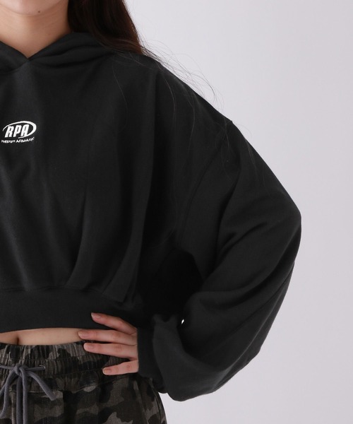 repipi armario（レピピ アルマリオ）の「ルーズショートフーディ（パーカー・キッズ・グレー/チャコールグレー/ブラック・SMALL/MEDIUM/LARGE）」の12枚目の写真