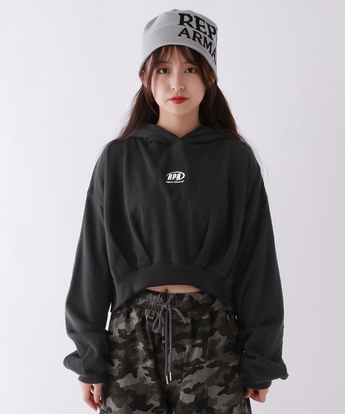 repipi armario（レピピ アルマリオ）の「ルーズショートフーディ（パーカー・キッズ・グレー/チャコールグレー/ブラック・SMALL/MEDIUM/LARGE）」の8枚目の写真