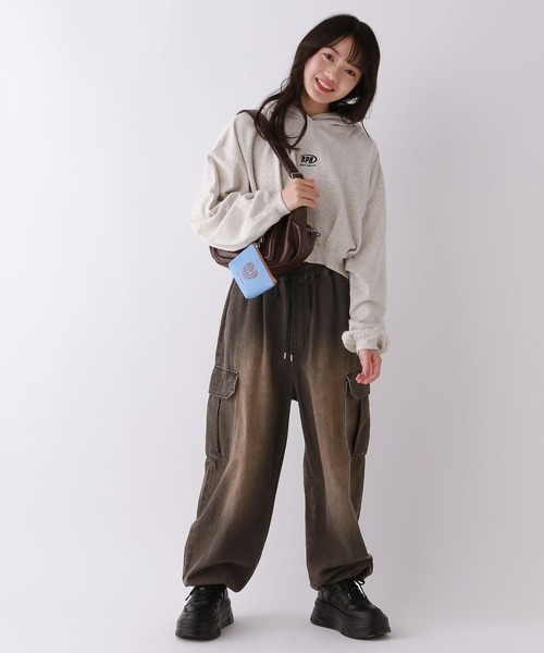 repipi armario（レピピ アルマリオ）の「ルーズショートフーディ（パーカー・キッズ・グレー/チャコールグレー/ブラック・SMALL/MEDIUM/LARGE）」の7枚目の写真