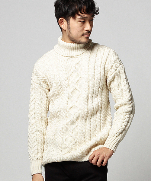 Guernsey（ガンジー）の「GUERNSEY WOOLLENS / ガンジーポロアランセーター（ニット/セーター・メンズ・オフホワイト/ネイビー・MEDIUM/SMALL）」の2枚目の写真