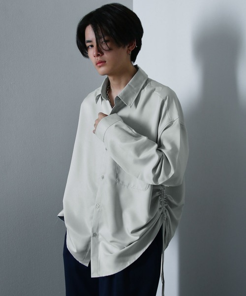 NILWAY(ニルウェイ)の「サイドコード シャーリング 長袖 シャツ / サイドスリット シャーリング デザイン レギュラーカラーシャツ 長袖(シャツ/ブラウス・メンズ・ブラック/ライトグレー/ホワイト/チャコール/ネイビー/ホワイト系/ブラック系2/ブラック系/ブラック系1・LARGE/MEDIUM)」の7枚目の写真