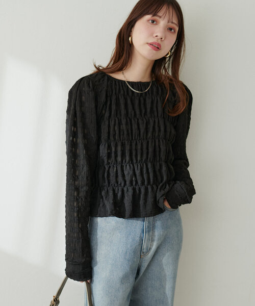 natural couture（ナチュラルクチュール）の「シアーシャーリングカットトップス（Tシャツ/カットソー・レディース・レッド/オフホワイト/ブラック・FREE）」の11枚目の写真