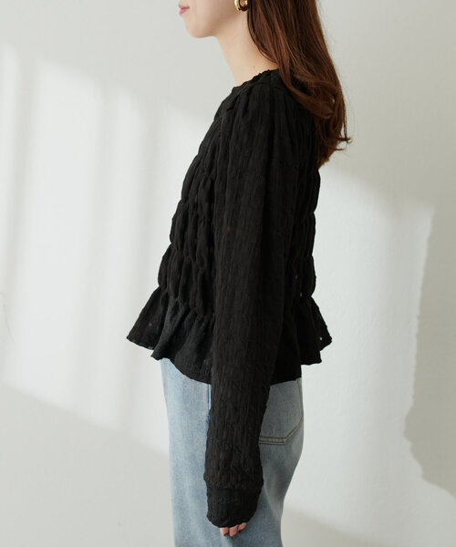 natural couture（ナチュラルクチュール）の「シアーシャーリングカットトップス（Tシャツ/カットソー・レディース・レッド/オフホワイト/ブラック・FREE）」の20枚目の写真