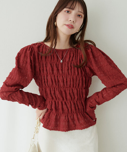 natural couture（ナチュラルクチュール）の「シアーシャーリングカットトップス（Tシャツ/カットソー・レディース・レッド/オフホワイト/ブラック・FREE）」の15枚目の写真