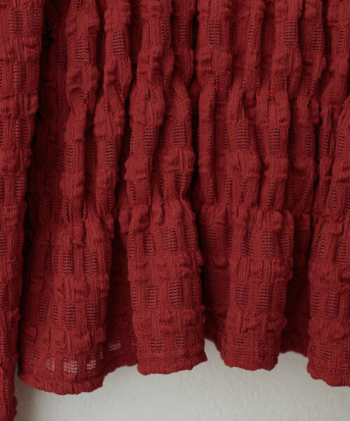 natural couture（ナチュラルクチュール）の「シアーシャーリングカットトップス（Tシャツ/カットソー・レディース・レッド/オフホワイト/ブラック・FREE）」の18枚目の写真