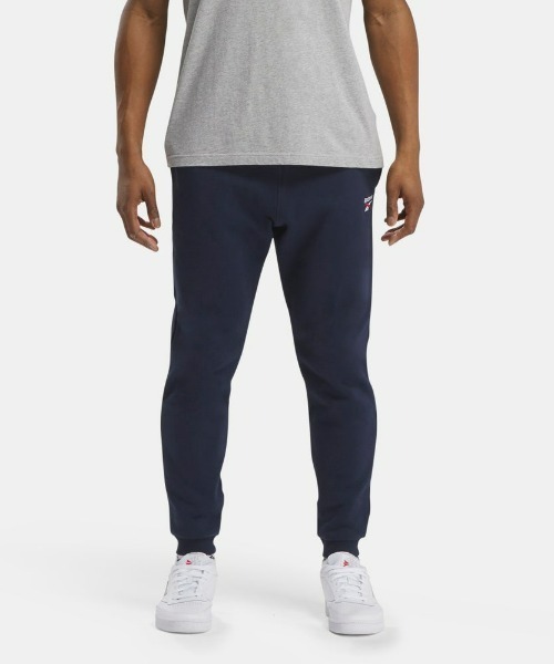 Reebok(リーボック)の「アイデンティティ スモール ロゴ フリース ジョガー / IDENTITY SMALL LOGO FLEECE JOGGER(その他パンツ・メンズ・グレー/ネイビー/ブラック・SMALL/X-LARGE/LARGE/XX-LARGE/XXX-LARGE/MEDIUM)」の1枚目の写真