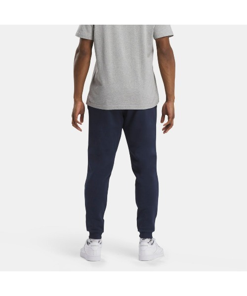 Reebok(リーボック)の「アイデンティティ スモール ロゴ フリース ジョガー / IDENTITY SMALL LOGO FLEECE JOGGER(その他パンツ・メンズ・グレー/ネイビー/ブラック・SMALL/X-LARGE/LARGE/XX-LARGE/XXX-LARGE/MEDIUM)」の4枚目の写真