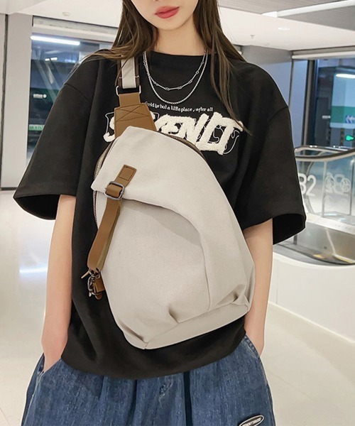 Miniministore(ミニミニストア)の「ボディバッグ 男女兼用 大容量斜めがけ鞄(ボディバッグ/ウエストポーチ・レディース・イエロー/ブラウン/ブラック/アイボリー・FREE)」の9枚目の写真