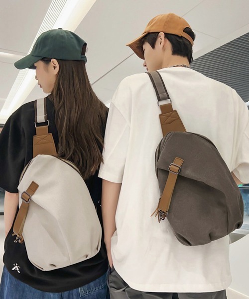 Miniministore(ミニミニストア)の「ボディバッグ 男女兼用 大容量斜めがけ鞄(ボディバッグ/ウエストポーチ・レディース・イエロー/ブラウン/ブラック/アイボリー・FREE)」の11枚目の写真
