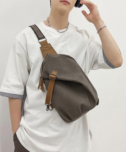 Miniministore(ミニミニストア)の「ボディバッグ 男女兼用 大容量斜めがけ鞄(ボディバッグ/ウエストポーチ・レディース・イエロー/ブラウン/ブラック/アイボリー・FREE)」の13枚目の写真
